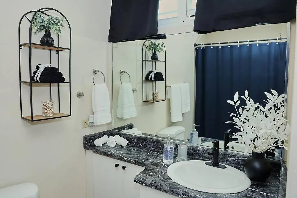 アパート Tropical Heaven 3Br Apart On Vega Baja Beach プエルトリコ